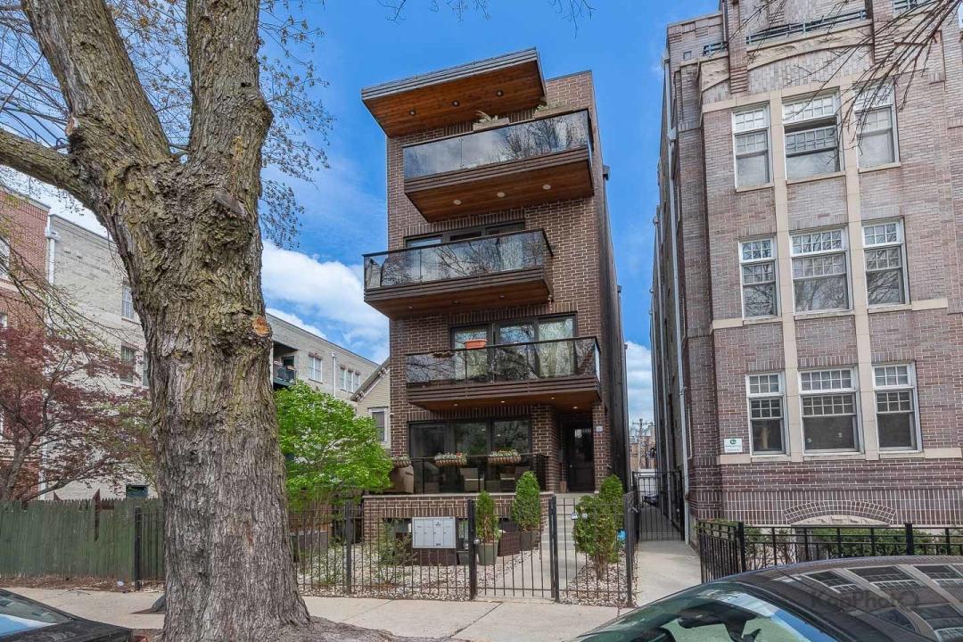 3839 N Ashland Avenue #2, Chicago, Illinois 60613, USA