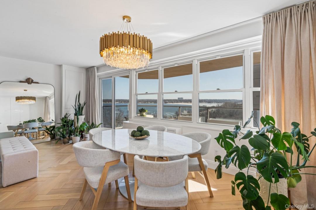 1805 215th Street unit: 8M, Bayside, Nueva York 11360, Estados Unidos
