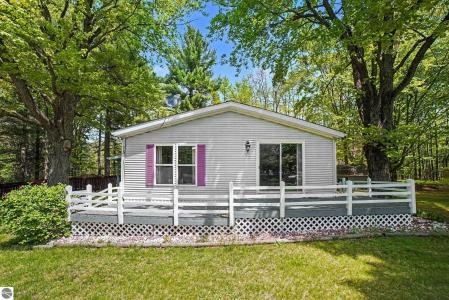 15 Backache Bend, Elwell, Michigan 48832, USA
