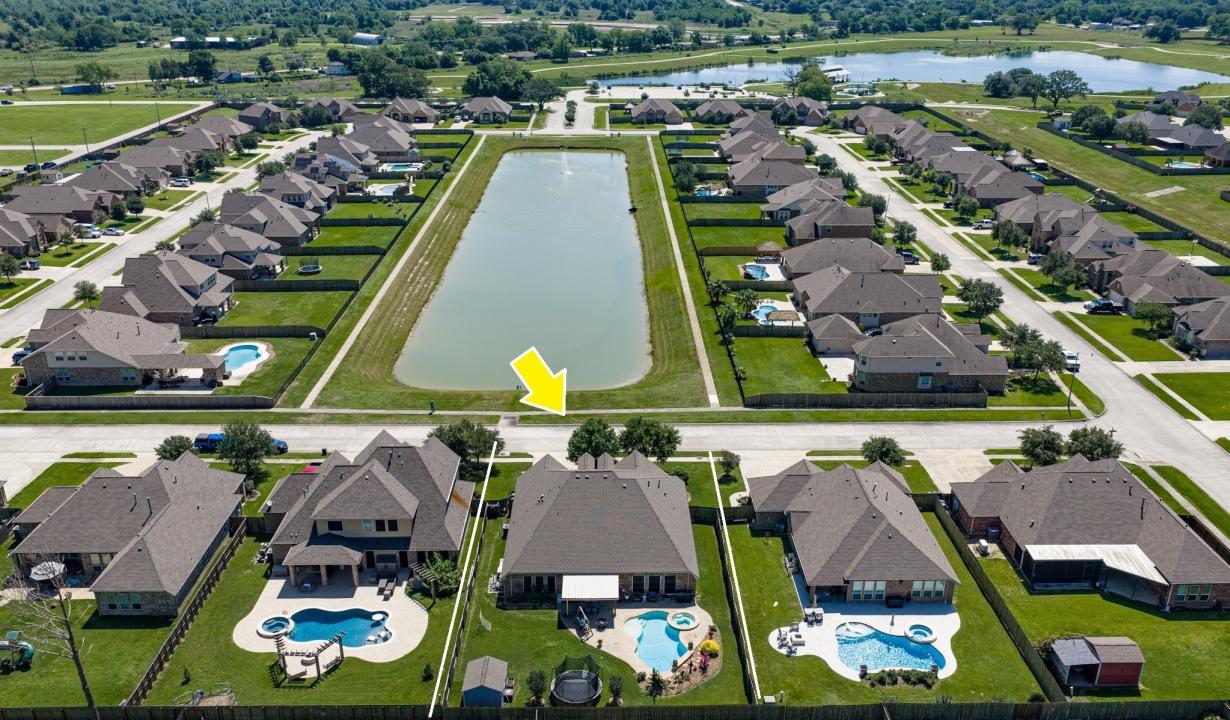 1283 Laurel Lane, Angleton, Texas 77515