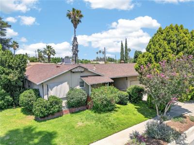 977 N Riverside, Rialto, California 92376, USA