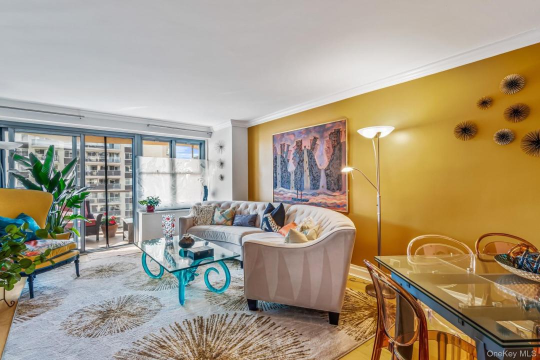1805 215th Street unit: 12F, Bayside, Nova Iorque 11360, Estados Unidos