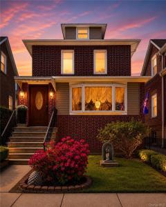 1715 Hering Avenue, Bronx, NY 10461, USA