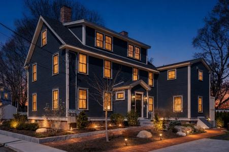 6 Center , B, Amesbury, Massachusetts 01913, USA