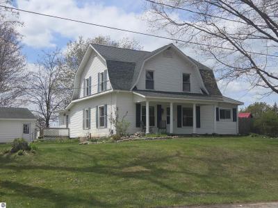 9368 School Street, Lake, Michigan 48632, USA