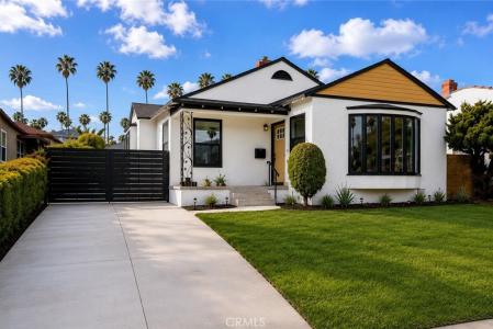 5323 S Mullen, Los Angeles, California 90043, USA