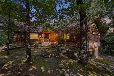 2046 CR 116, Eureka Springs, Arkansas 72631, USA