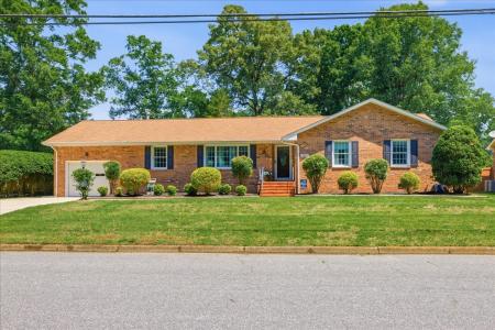 1100 Elmwood Dr, Colonial Heights, Virginia 23834, USA