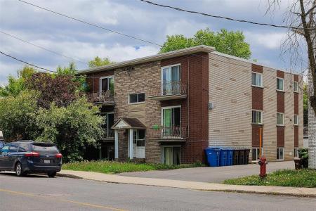 884  Rue Cartier, Longueuil (Le Vieux-Longueuil), קוויבק J4K 4C4, קנדה 