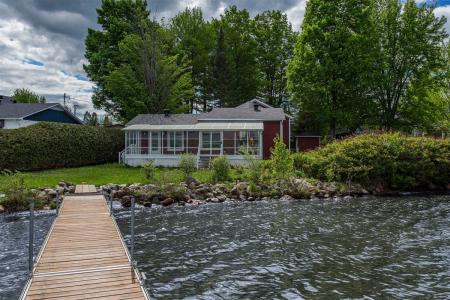 154  Rue Bernard, Magog, Quebec J1X 3W5, Canada