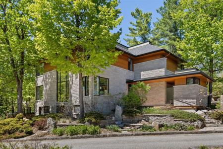 5  Place des Trois-Érables, La Pêche, Quebec J0X 3G0, Canada