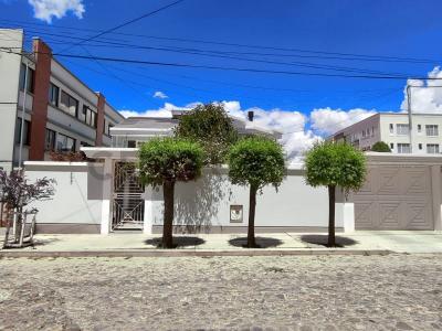 Calle C N° 45 45, Achumani, La Paz 00001, Bolivia