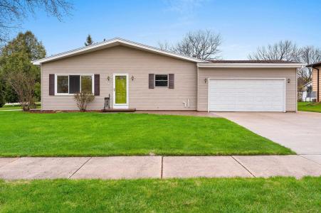 860 FRIBOURG Street, De Pere, ויסקונסין 54115-3306, ארצות הברית של אמריקה