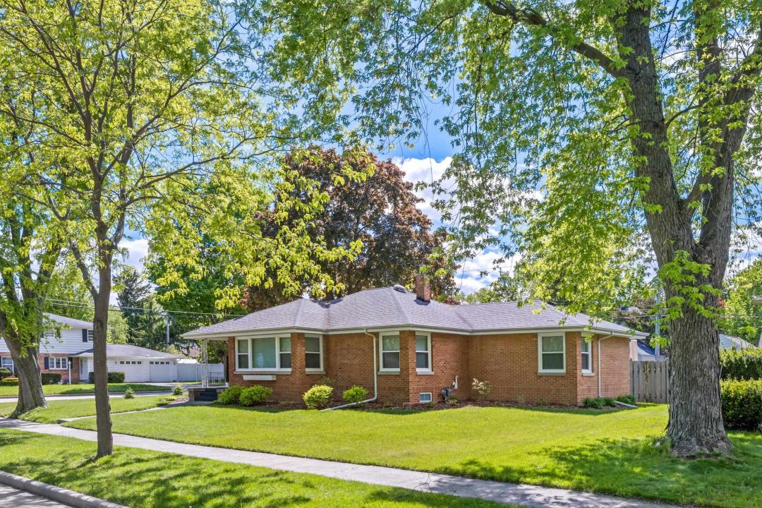 1003 Evans Street, Oshkosh, Wisconsin 54901