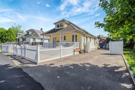 119 N 1st Ave., Bay Shore, NY 11706, USA