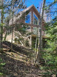 14730 Quiet River Lane, Millersburg, Michigan 49759, USA
