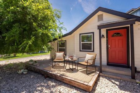 612 Tanglewood Lane, Kerrville, Texas 78028, USA