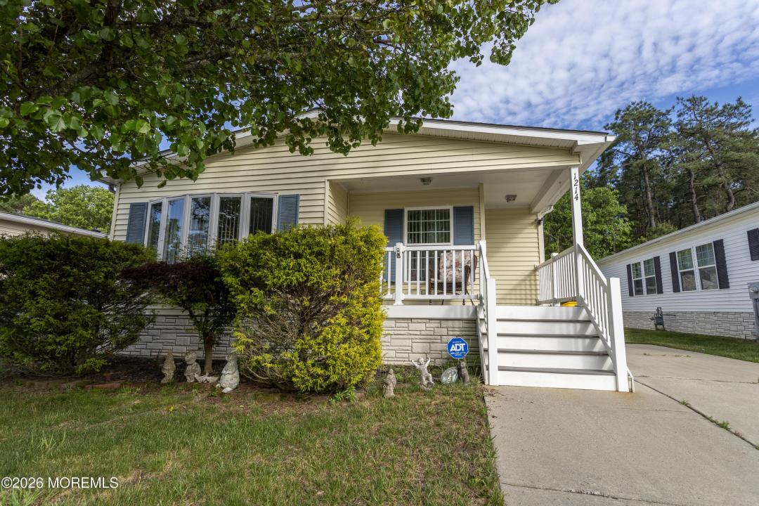 1214 Winding Brook Way, Whiting, New Jersey 08759, États-Unis