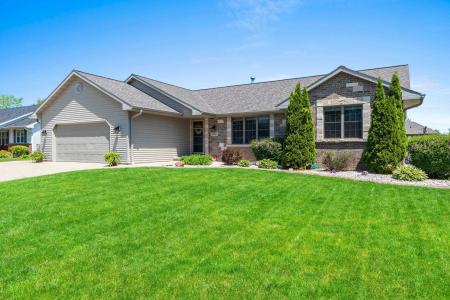 384 SOUTHERN STAR Lane, De Pere, ויסקונסין 54115-9376, ארצות הברית של אמריקה