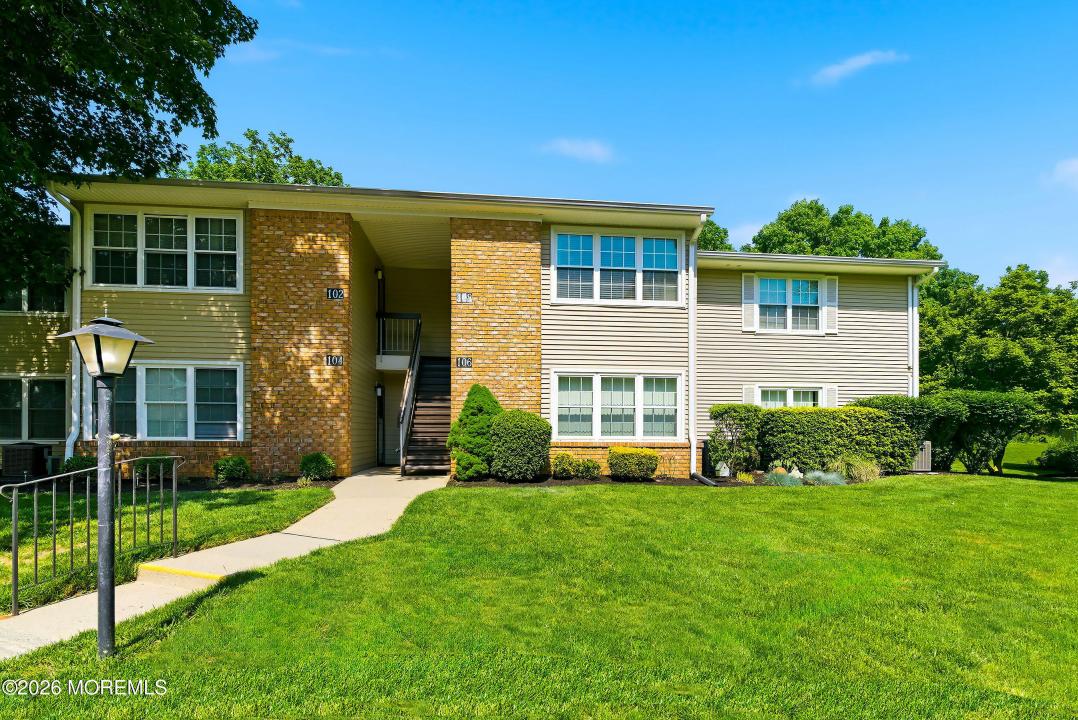 106 Viburnum Terrace, Red Bank, New Jersey 07701, États-Unis