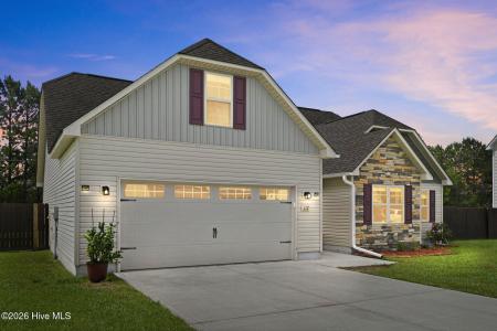 212 Holly Grove Court E, Jacksonville, צפון קרוליינה 28540, ארצות הברית של אמריקה 