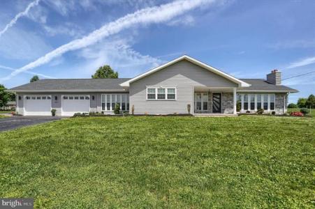 257 N 1st St, Berrysburg, Pennsylvania 17005, USA