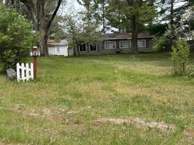 382 S Scott, Farwell, Michigan 48622, USA