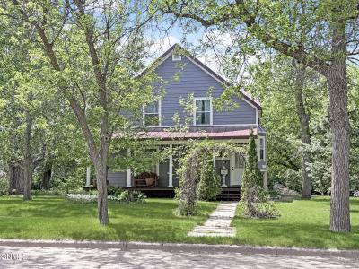 387 7th Avenue, Carrington, ND 58421, USA
