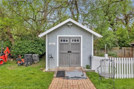 8704 Columbia Road, Olmsted Falls, Ohio 44138, USA