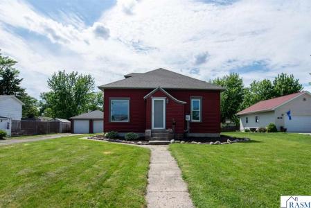 908 SW 3rd Street, Waseca, Minnesota 56093, USA