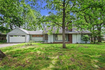 1702 Napoleon Street, Valparaiso, Indiana 46383, USA
