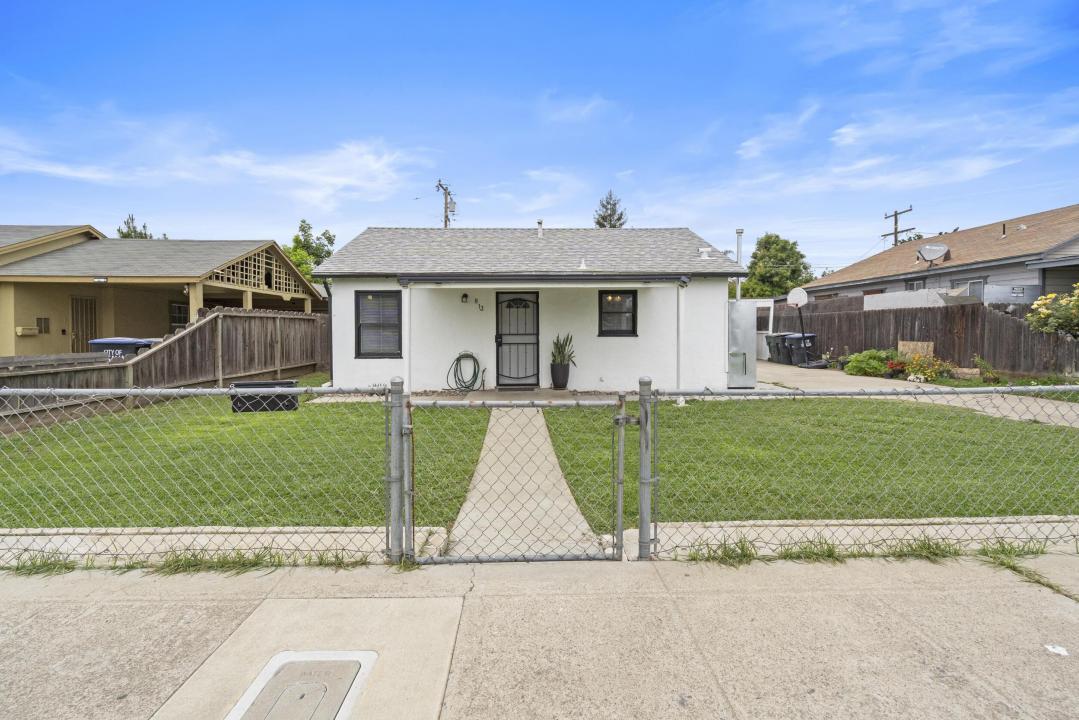 813 N Hall Street, Visalia, California 93291, Estados Unidos