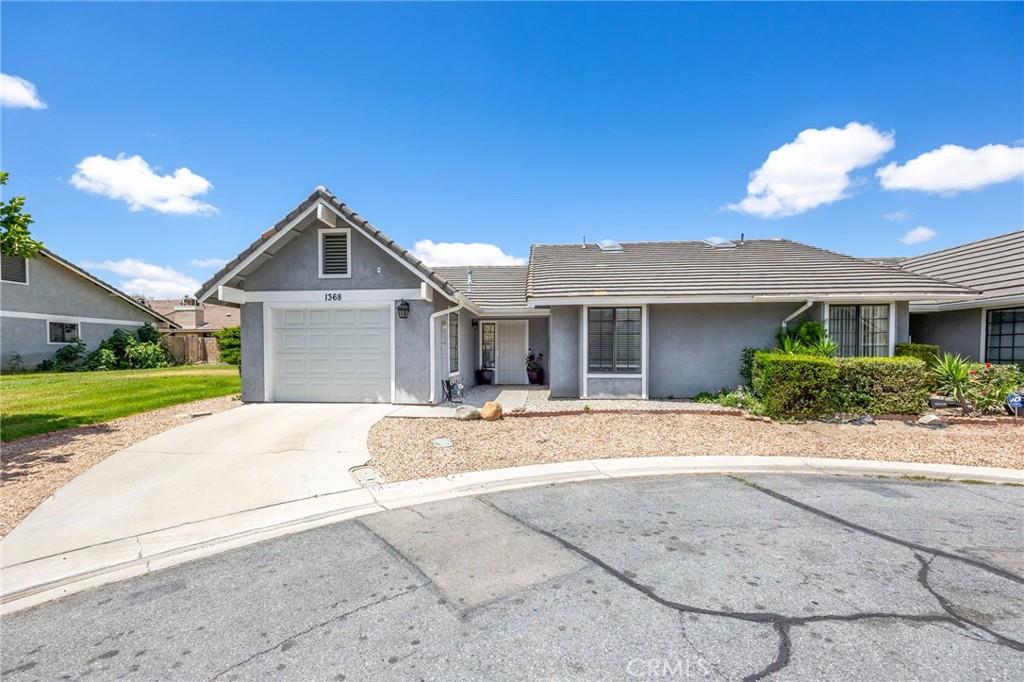 1368 Randolph, San Jacinto, Californie 92583, États-Unis