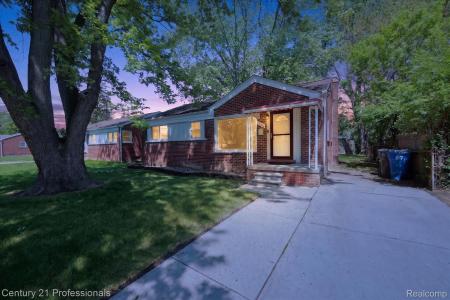 28688 Emerson Street, Inkster, Michigan 48141, USA