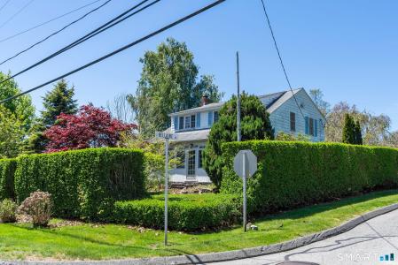 11 Sunrise Avenue, East Lyme, Connecticut 06357, USA