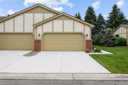 18344 Greenmeadow Drive, ClintonTownship, Michigan 48038, USA