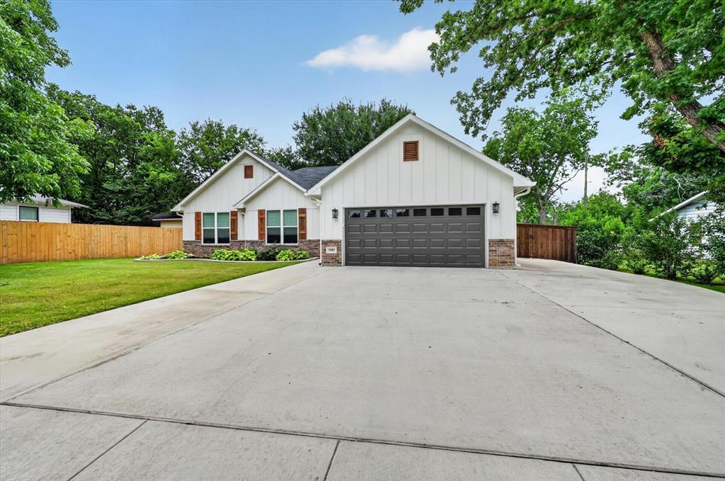 1005 W Chambers Street, Cleburne, Texas 76033, USA