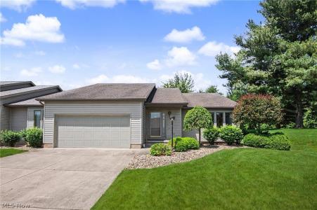 2345 Whispering Meadows Ne Drive #B, Warren, Ohio 44483, USA