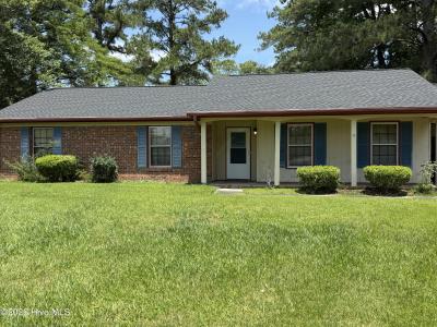 207 E Willowood Lane, Jacksonville, NC 28546, USA