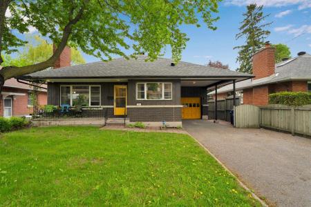 259  Rue Gamelin, Gatineau (Hull), Quebec J8Y 1W8, CANADÁ