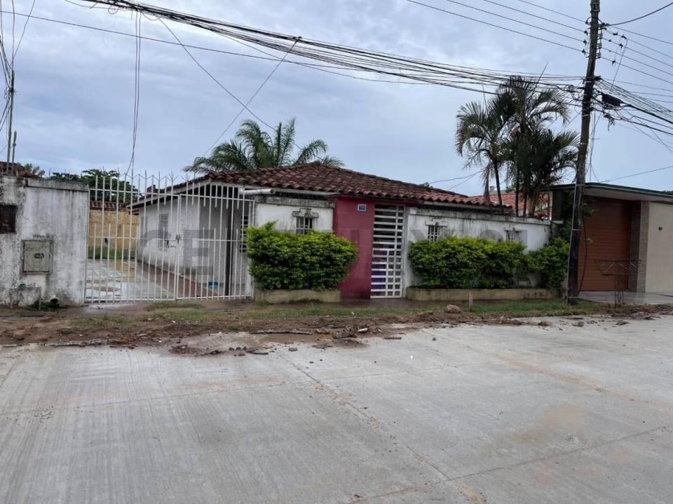 Calle 12 Barrio Jardin Latino , Oeste, Santa Cruz, 玻利维亚