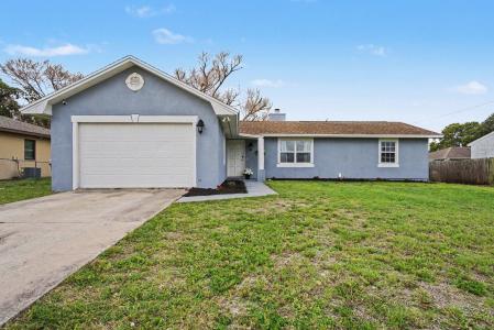 2174 Dickens Street NE, Palm Bay, Floride 32907, États-Unis
