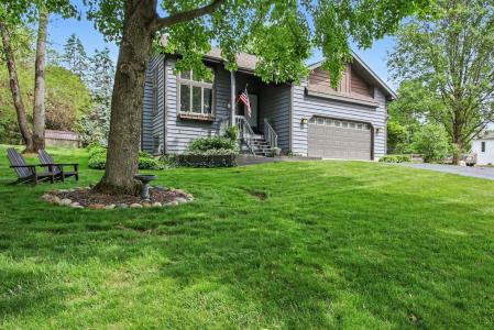 2752 Sunswept Court, Valparaiso, Indiana 46383, USA