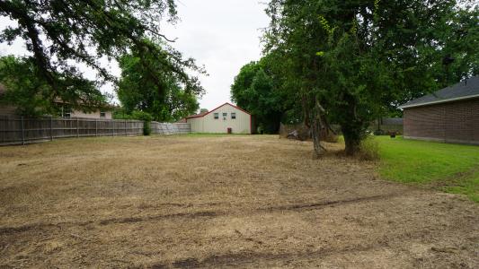 704 E 6th, Bonham, Texas 75418, USA