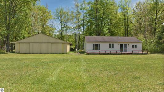 7768 S Airpark Road, Weidman, Michigan 48893, USA