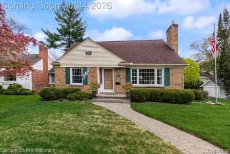 304 Highland Avenue, Rochester, Michigan 48307, USA
