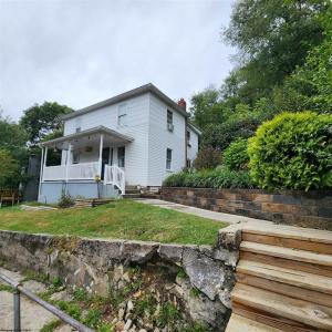 170 West Depot Way , Masontown, WV 26542, USA