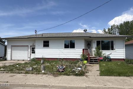 116 Birch Street, Gackle, ND 58442, USA