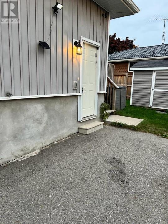 1215 KING STREET EAST, Oshawa (donevan), Ontario L1H 1H6, Canada