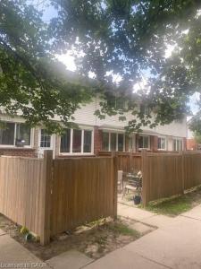 58 HAZELGLEN DRIVE, Kitchener, Ontario N2M 2E3, Canada